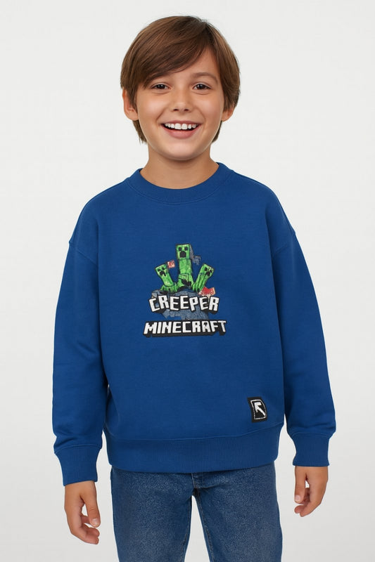 Момче с тъмносин детски суитшърт Lucco Kids